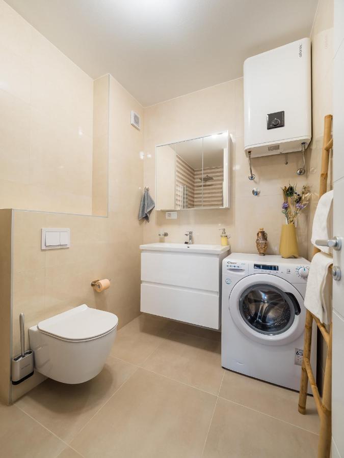 Luxury Apartment- Balcony- Private Rooftop And Jacuzzi- Common Pool Trogir Eksteriør billede