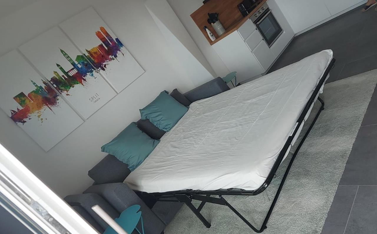 Luxury Apartment- Balcony- Private Rooftop And Jacuzzi- Common Pool Trogir Eksteriør billede